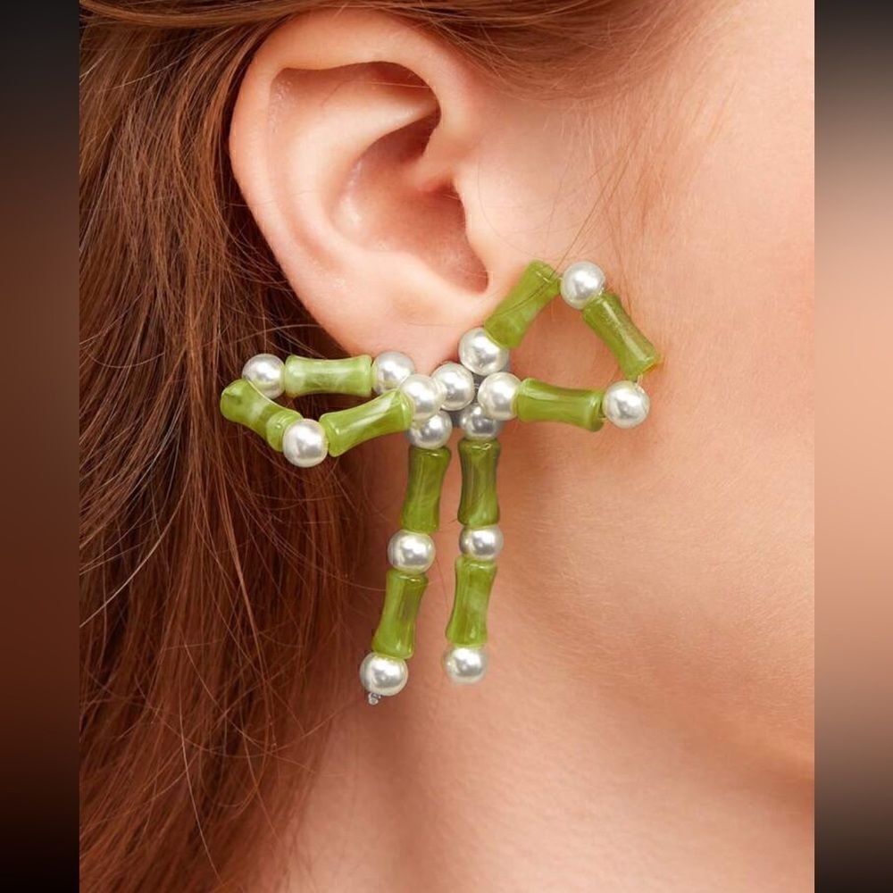 Boho pearl bow earrings M536